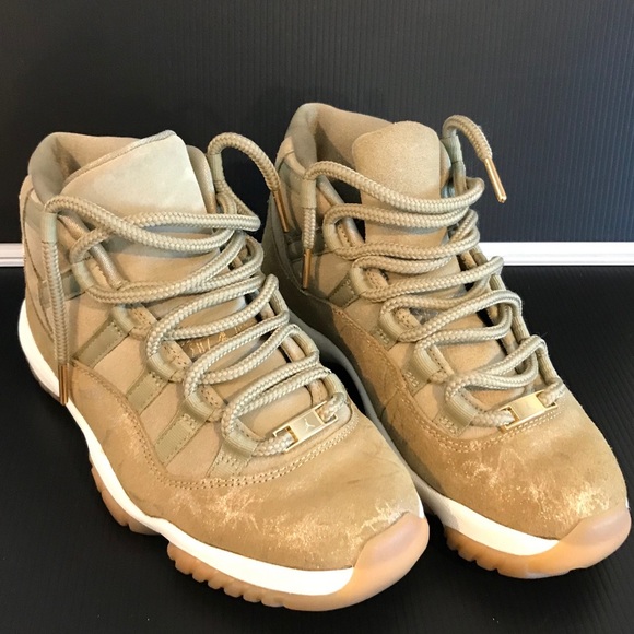 Women’s Air Jordan 11 Retro ‘Olive Lux’ - Picture 7 of 8